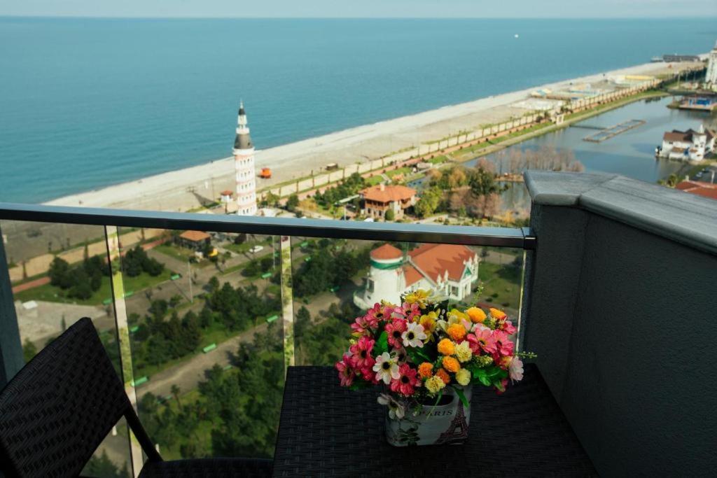 Luxury Apartments Batumi Exterior photo